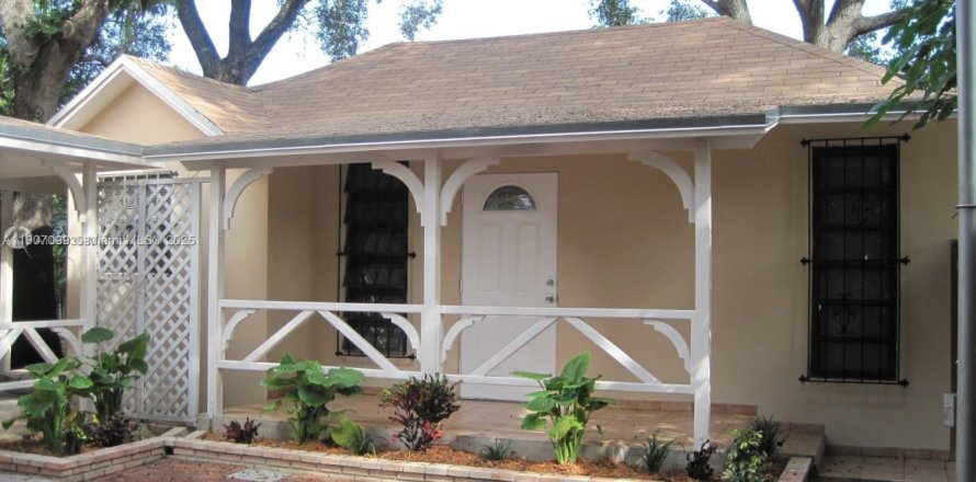 House in Miami, Florida 1 bedroom № 1973122