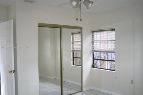 House in Miami, Florida 1 bedroom № 1973122 - photo 15