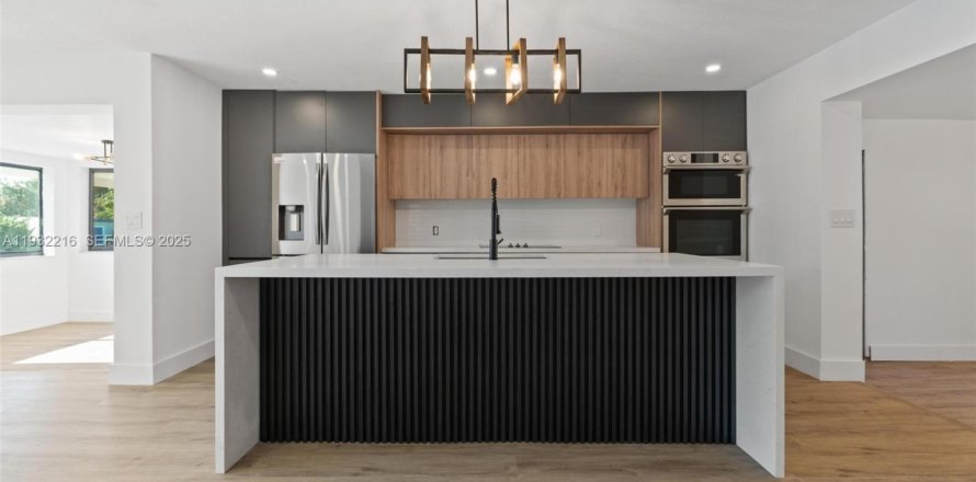 Дом в Форт-Лодердейл, Флорида 3 спальни, 144.74м2 № 2034804