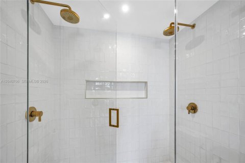 Condo in Miami, Florida, 1 bedroom № 2178414 - photo 15