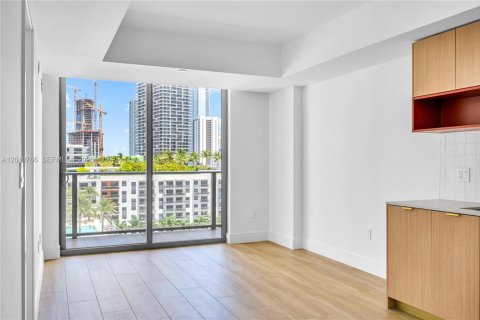 Condo in Miami, Florida, 1 bedroom № 2178414 - photo 6
