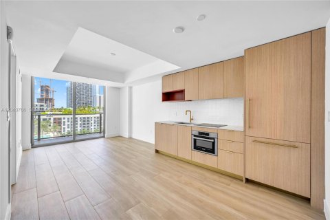 Condo in Miami, Florida, 1 bedroom № 2178414 - photo 4