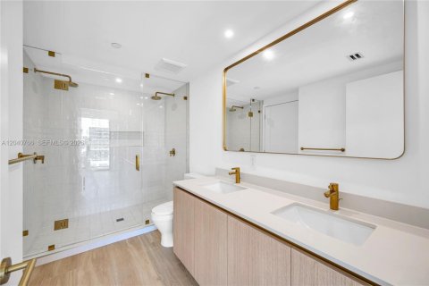 Condo in Miami, Florida, 1 bedroom № 2178414 - photo 13