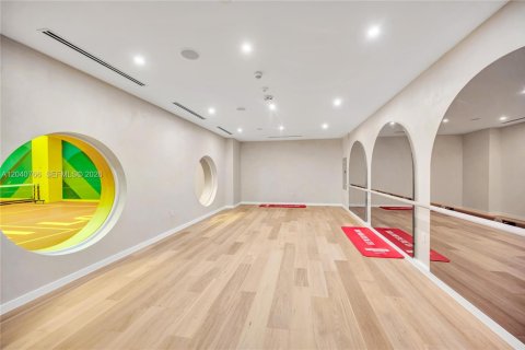 Condo in Miami, Florida, 1 bedroom № 2178414 - photo 27