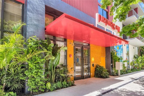 Condo in Miami, Florida, 1 bedroom № 2178414 - photo 3