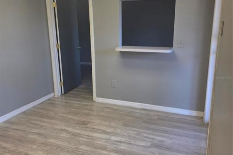 Immobilier commercial à louer à Port Charlotte, Floride: 1035.3 m2 № 2166493 - photo 9