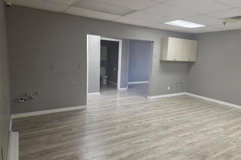 Immobilier commercial à louer à Port Charlotte, Floride: 1035.3 m2 № 2166493 - photo 5