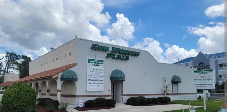 Immobilier commercial à Port Charlotte, Floride 1035.3 m2 № 2166493