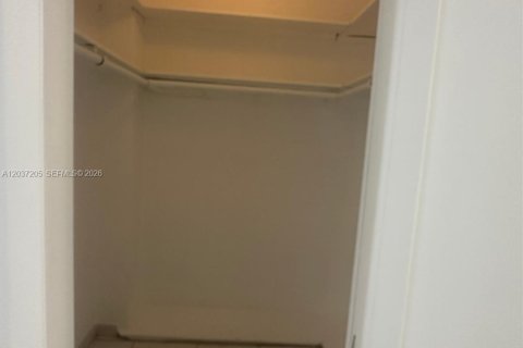 Copropriété à louer à Bay Harbor Islands, Floride: 1 chambre, 118.45 m2 № 2154509 - photo 10