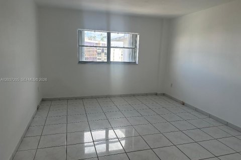 Copropriété à louer à Bay Harbor Islands, Floride: 1 chambre, 118.45 m2 № 2154509 - photo 9