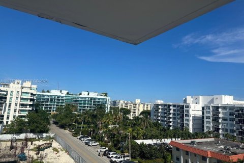 Copropriété à louer à Bay Harbor Islands, Floride: 1 chambre, 118.45 m2 № 2154509 - photo 13