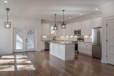 Casa en alquiler en Tampa, Florida, 3 dormitorios, 191.29 m2 № 1832840 - foto 8