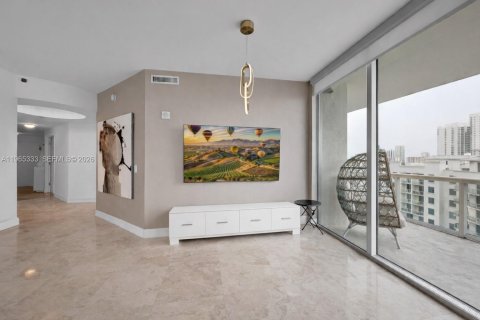 Condo in Aventura, Florida, 3 bedrooms  № 2052946 - photo 7