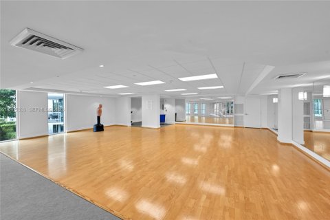 Condo in Aventura, Florida, 3 bedrooms  № 2052946 - photo 24