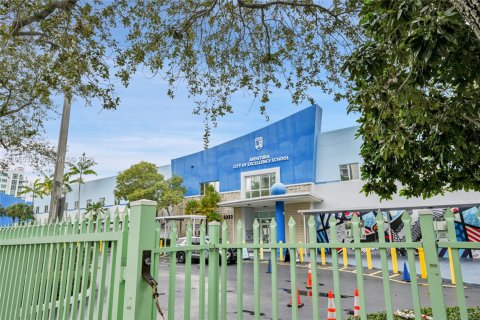 Condo in Aventura, Florida, 3 bedrooms  № 2052946 - photo 25