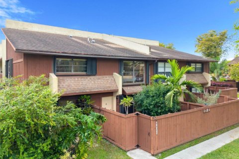 Townhouse in Miami, Florida 3 bedrooms, 146.32 sq.m. № 1742122 - photo 29