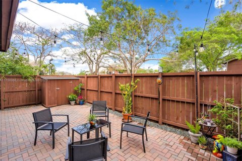 Townhouse in Miami, Florida 3 bedrooms, 146.32 sq.m. № 1742122 - photo 27