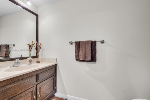Townhouse in Miami, Florida 3 bedrooms, 146.32 sq.m. № 1742122 - photo 15