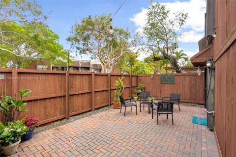 Townhouse in Miami, Florida 3 bedrooms, 146.32 sq.m. № 1742122 - photo 28