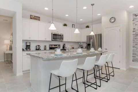 Adosado en venta en Kissimmee, Florida, 5 dormitorios, 210.24 m2 № 2213641 - foto 4