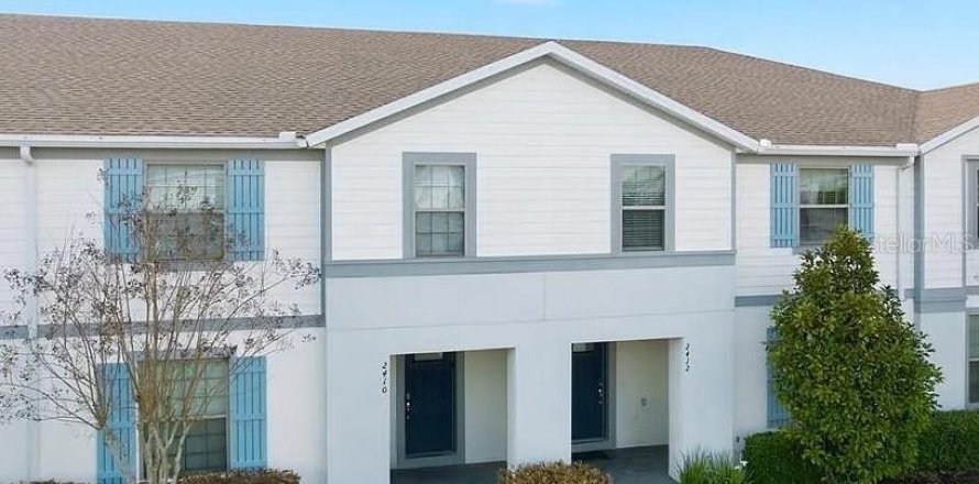Adosado en Kissimmee, Florida 5 dormitorios, 210.24 m2 № 2213641