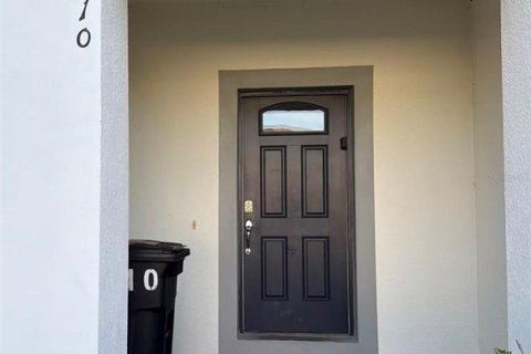 Adosado en venta en Kissimmee, Florida, 5 dormitorios, 210.24 m2 № 2213641 - foto 2