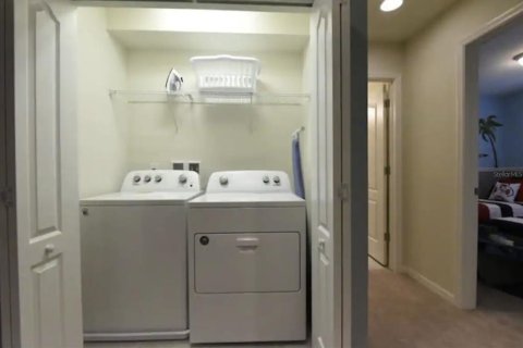 Adosado en venta en Kissimmee, Florida, 5 dormitorios, 210.24 m2 № 2213641 - foto 20