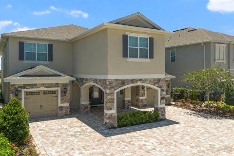 Casa en Kissimmee, Florida 12 dormitorios, 590.02 m2 № 2353372