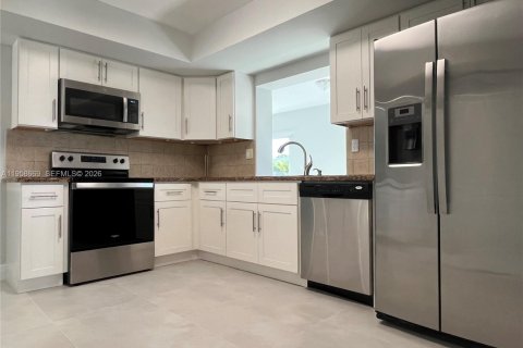 Villa ou maison à louer à Cooper City, Floride: 4 chambres, 193.7 m2 № 2024727 - photo 10