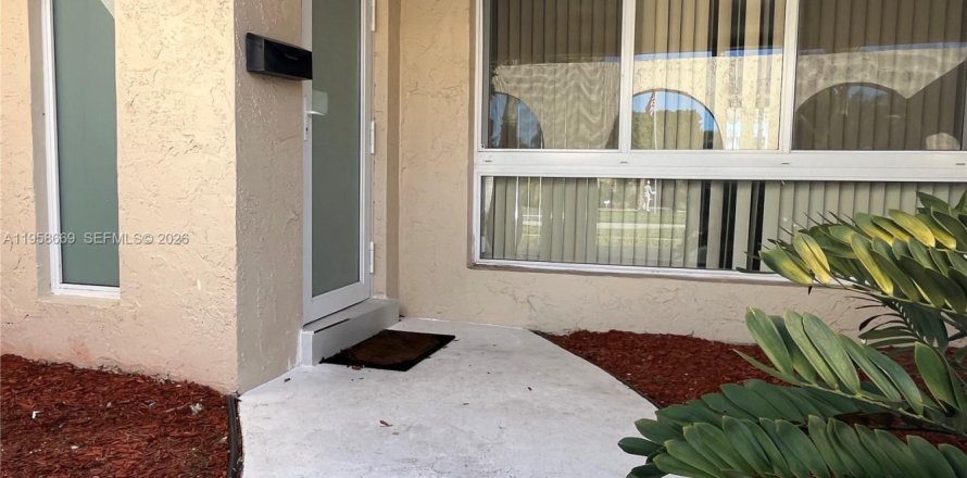 Villa ou maison à Cooper City, Floride 4 chambres, 193.7 m2 № 2024727