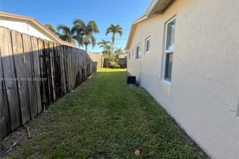 Villa ou maison à louer à Cooper City, Floride: 4 chambres, 193.7 m2 № 2024727 - photo 25