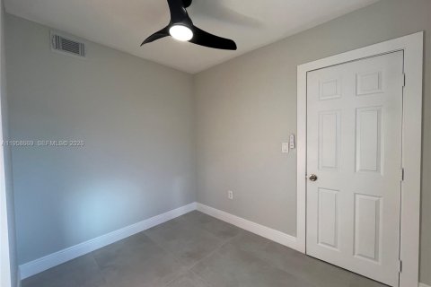 Villa ou maison à louer à Cooper City, Floride: 4 chambres, 193.7 m2 № 2024727 - photo 15