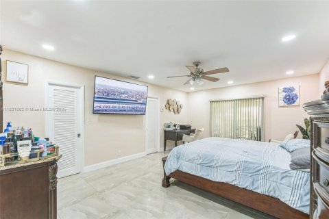 House in Tamarac, Florida 3 bedrooms, 192.77 sq.m. № 1809702 - photo 8