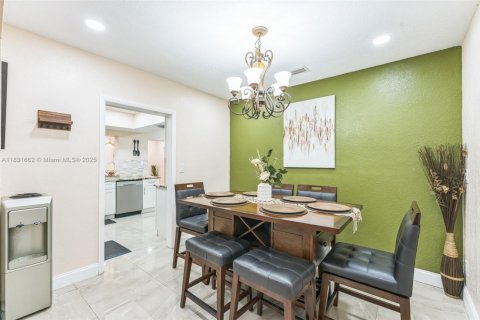 House in Tamarac, Florida 3 bedrooms, 192.77 sq.m. № 1809702 - photo 6