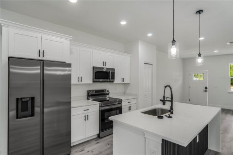 House in Citrus Springs, Florida 4 bedrooms, 170.29 sq.m. № 2211171 - photo 8