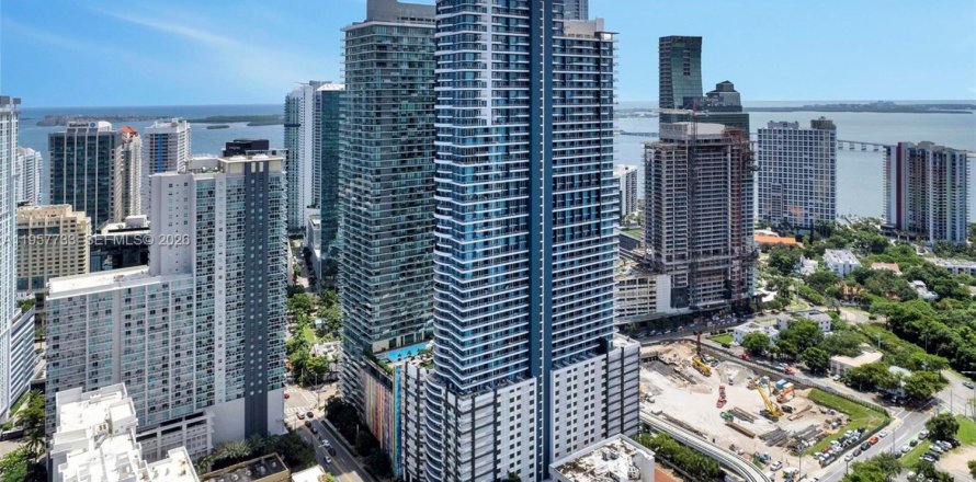 Condominio en Miami, Florida, 3 dormitorios  № 2154457