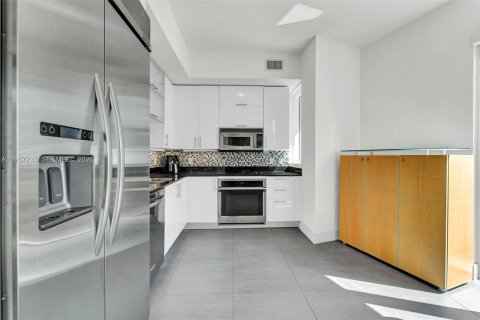 Condominio en venta en Miami, Florida, 3 dormitorios, 224.36 m2 № 2154457 - foto 12