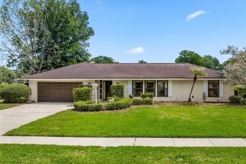Casa en venta en Altamonte Springs, Florida, 4 dormitorios, 196.49 m2 № 2096527 - foto 2