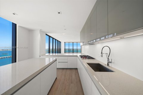 Copropriété à vendre à Miami, Floride: 4 chambres, 324.41 m2 № 2009340 - photo 10