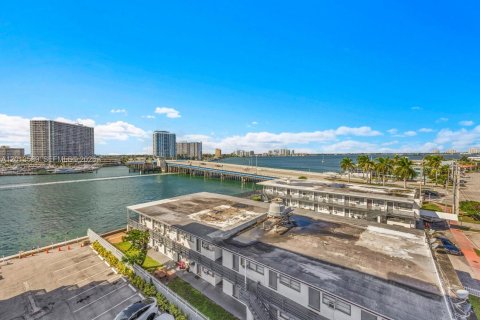 Condo in Miami Beach, Florida, 2 bedrooms № 2076186 - photo 20