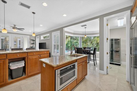 Casa en venta en Tampa, Florida, 6 dormitorios, 315.87 m2 № 1855421 - foto 9