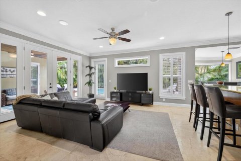 Casa en venta en Tampa, Florida, 6 dormitorios, 315.87 m2 № 1855421 - foto 18