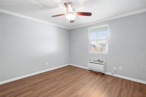 Commercial property in Tampa, Florida 1697.97 sq.m. № 2378157 - photo 17