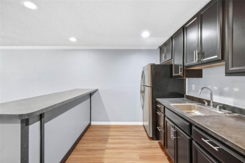 Commercial property in Tampa, Florida 1697.97 sq.m. № 2378157 - photo 7