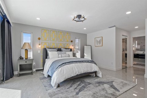 Casa en alquiler en Saint Petersburg, Florida, 5 dormitorios, 258.73 m2 № 1903305 - foto 18