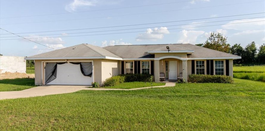 House in Ocala, Florida 3 bedrooms, 137.12 sq.m. № 1841399
