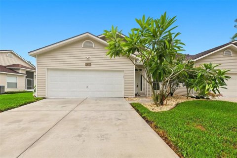 Townhouse in Lutz, Florida 4 bedrooms, 204.57 sq.m. № 2236417 - photo 2