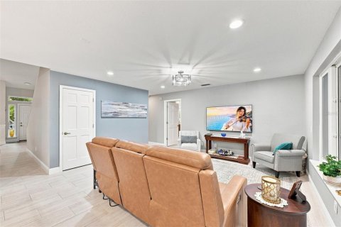 Townhouse in Lutz, Florida 4 bedrooms, 204.57 sq.m. № 2236417 - photo 8