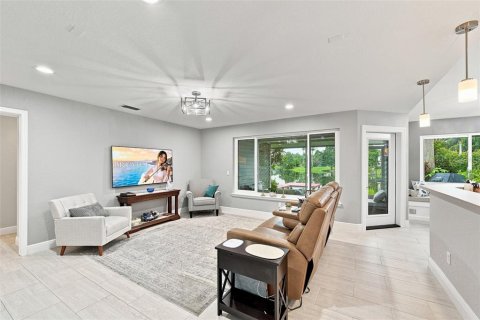 Townhouse in Lutz, Florida 4 bedrooms, 204.57 sq.m. № 2236417 - photo 5