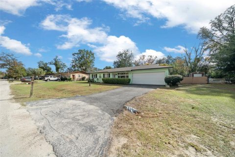 House in Ocala, Florida 3 bedrooms, 112.5 sq.m. № 2329125